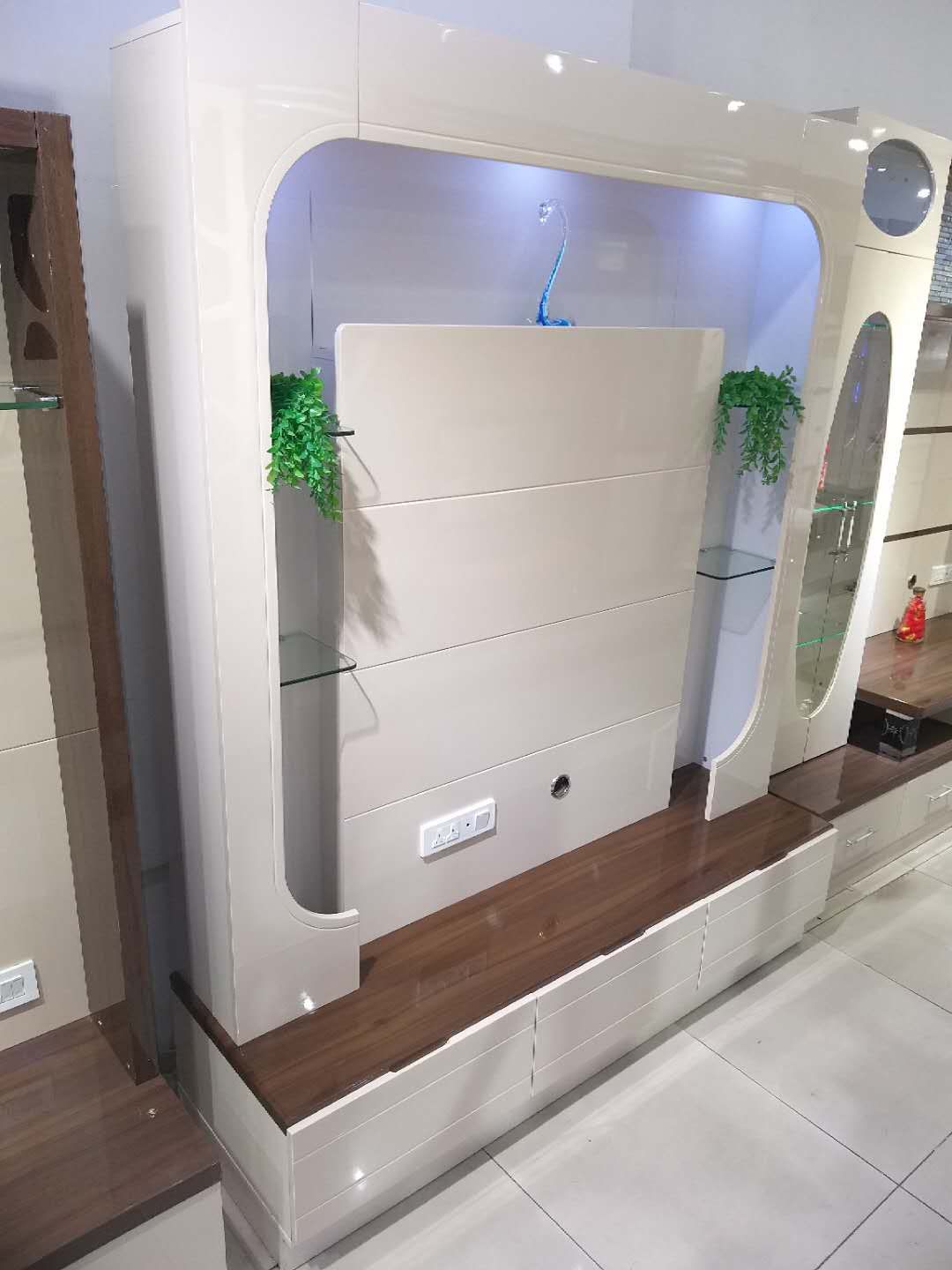 CREAM ROYAL TV STAND (1530)