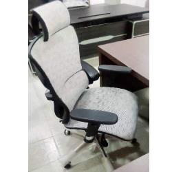QUALITY DESIGNED GRAY & BLACK EXECUTIVE OFFICE CHAIR - AVAILABLE (ARIN) - deluxe.com.ng